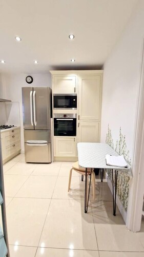 Modern 3-bed House in Surrey Quays