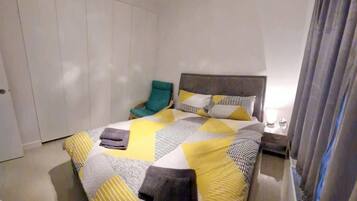 House | 3 bedrooms, iron/ironing board, free WiFi, bed sheets