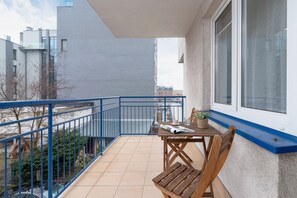 Balcony - Apartment Dobrego Pasterza by Renters (Kraków)