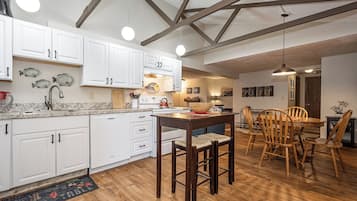 Studio (2 Bedrooms) | Property amenity