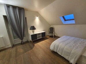 3 bedrooms, iron/ironing board, free WiFi