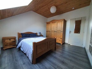 3 chambres, fer et planche à repasser, Wi-Fi gratuit