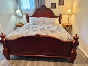 3 bedrooms, in-room safe, desk, iron/ironing board