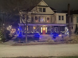 Exterior - Overlooking Montebello Park (St. Catharines)