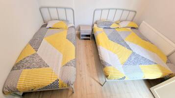 House | 2 bedrooms, iron/ironing board, free WiFi, bed sheets