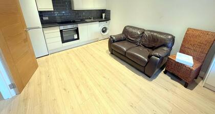 2-bed House - Sleeps 5 & Central Links