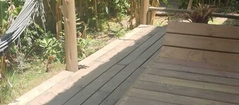 Spacious and comfortable beach cabin. surrounded by vegetation