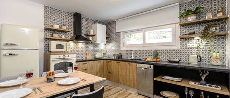 Køleskab, mikrobølgeovn, ovn, opvaskemaskine