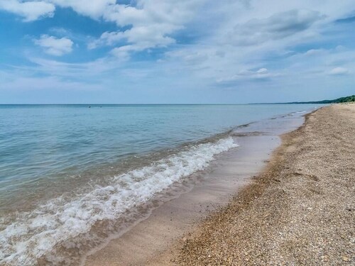 Beach - Pool - Gym - Walk to Shops & Restaurants | Heart of New Buffalo