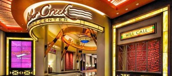 Heart of New Buffalo | Steps to Beach & Amtrak | Dual Pools & Gym