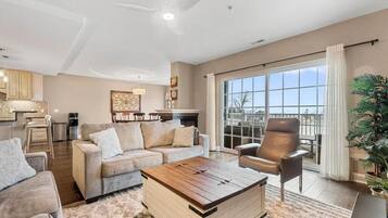 Smart TV, fireplace, DVD player