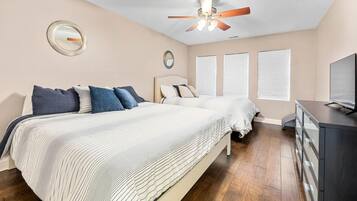 2 bedrooms, iron/ironing board, free WiFi, bed sheets