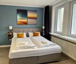 Kahden hengen classic-huone | Yksilöllisesti sisustettu, yksilöllisesti kalustettu, työpöytä