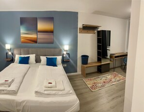 Classic Double Room | Individually decorated, individually furnished, desk, laptop workspace