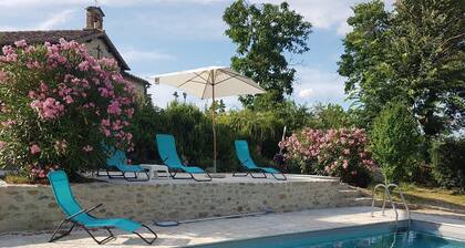 Charming rustic country house in northern Umbria with exclusive use of pool