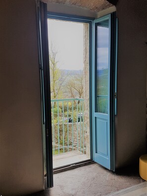 Interior - Charming rustic country house in northern Umbria with exclusive use of pool (Umbria)