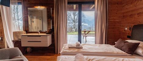 4 Schlafzimmer, Bügeleisen/Bügelbrett, kostenloses WLAN, Bettwäsche