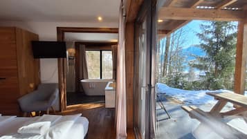 4 bedrooms, soundproofing, iron/ironing board, free WiFi