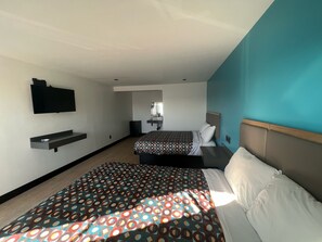 Premium-Zimmer, 2 Queen-Betten | Kostenloses WLAN