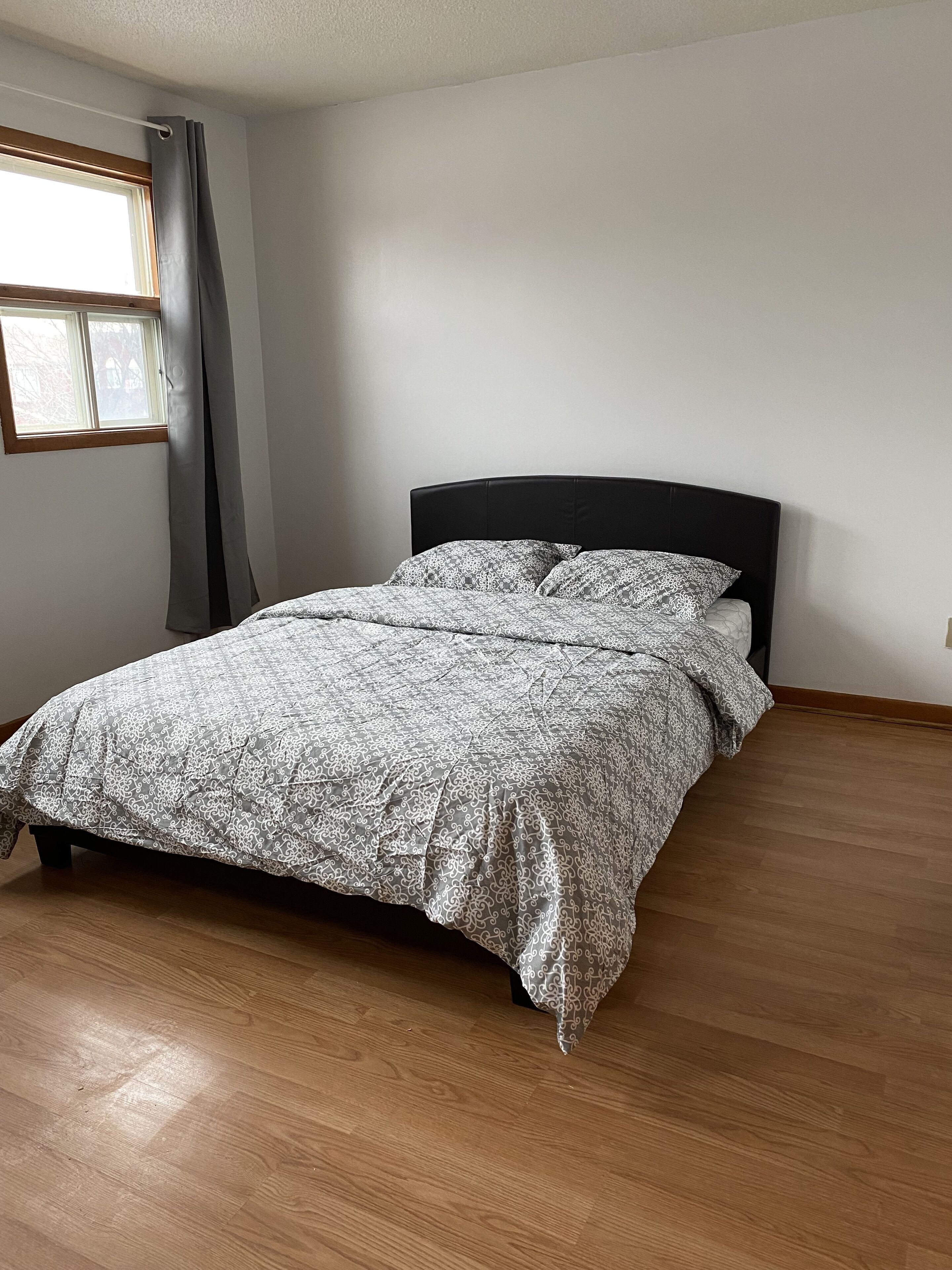 Signature Room | Free WiFi, bed sheets