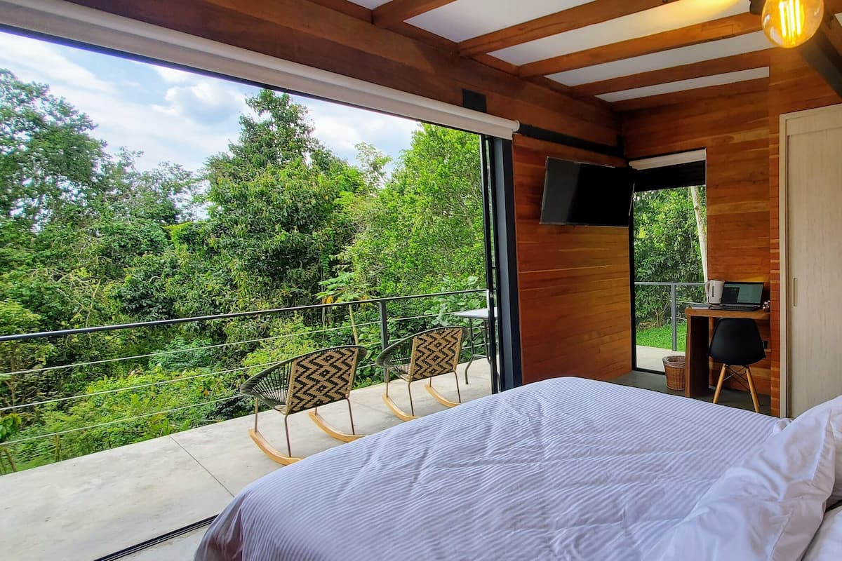 Design Cabin | 2 bedrooms, down duvets, memory-foam beds, minibar