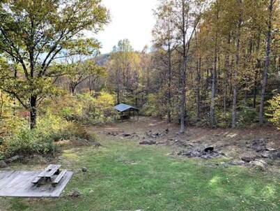 Peaceful mountain farmhouse, close to Shenandoah NP, wineries and more