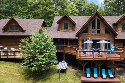 COZY 3500SF Private Pool-PickleBall-HotTub-10Acres