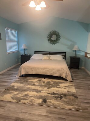 2 habitaciones, tabla de planchar con plancha y wifi gratis 