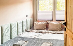 3 Schlafzimmer, Reisekinderbett, kostenloses WLAN, Bettwäsche
