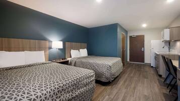 1 bedroom, individually decorated, individually furnished, desk