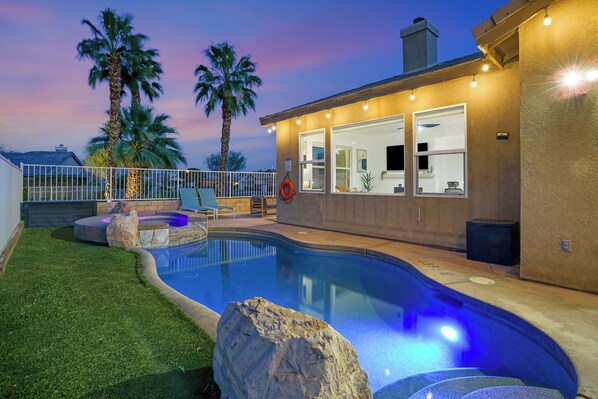 Outdoor pool, a heated pool