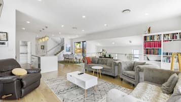 Apartment | Living area | 42-inch TV with digital channels, Netflix, streaming services