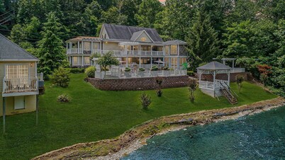Jackson River Estate Riverfront with Pool, Billiards, Games.