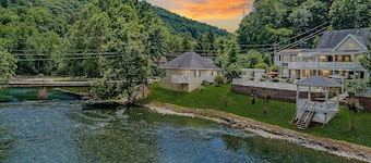Jackson River Estate Main House Pool, Riverfront, sleeps 15
