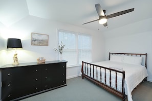 1 chambre, fer et planche à repasser, Wi-Fi, literie fournie