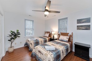 3 dormitorios, tabla de planchar con plancha, wifi y ropa de cama