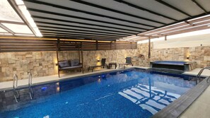 Innenpool, beheizter Pool