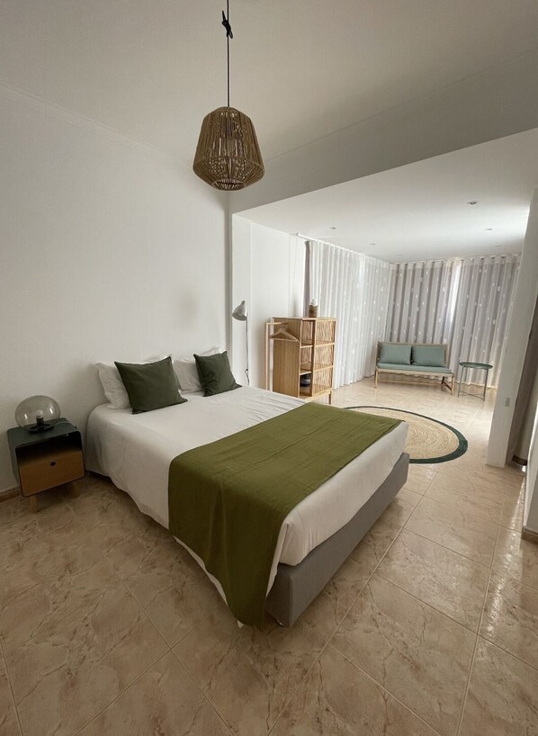 4 bedrooms, WiFi, bed sheets - Villa Zulla - Nazaré (Nazaré)