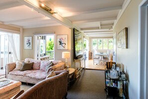 Fireplace - Palm Beach Cottage (Waiheke Island)
