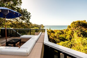 Panoramic Cottage | Terrace/patio - Palm Beach Cottage (Waiheke Island)