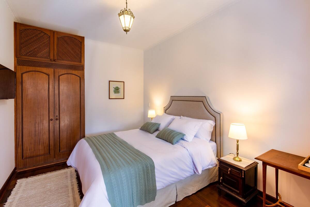 Deluxe kamer, 1 twee- of 2 eenpersoonsbedden | Een laptopwerkplek, gratis wifi