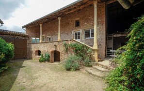 Exterior - La Motte Taillée - LEYNES (LEYNES)