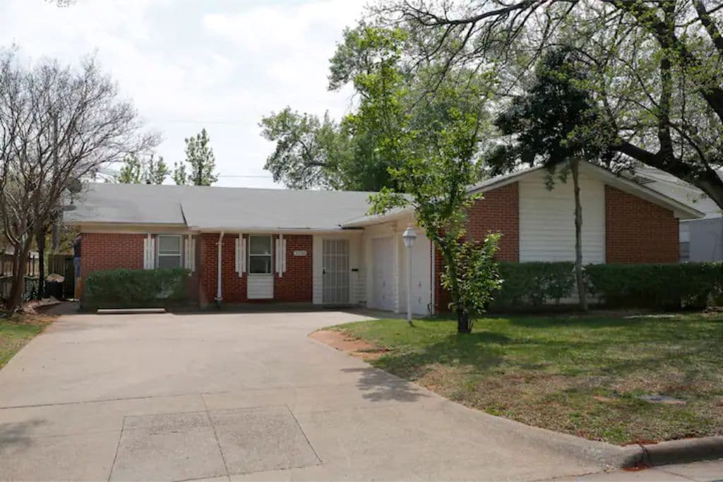 Comfortable Home Next to Stadium
