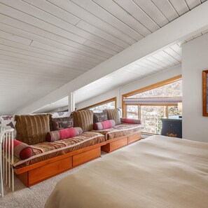 2 bedrooms, iron/ironing board, travel crib, WiFi