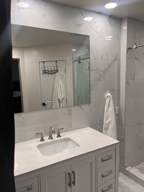Dusche, Handtücher, Seife