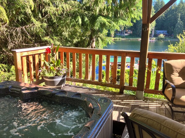 Tina de hidromasaje al aire libre