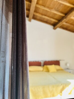 2 bedrooms, in-room safe, iron/ironing board, travel crib - Ancient finely restored stable, THE MORAIOLO (Lazio)