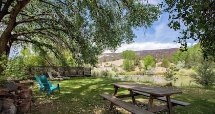 Relaxing Riverfront Taos Staycation, Pet Friendly!