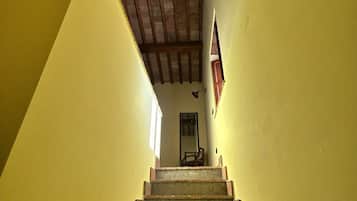 Interni