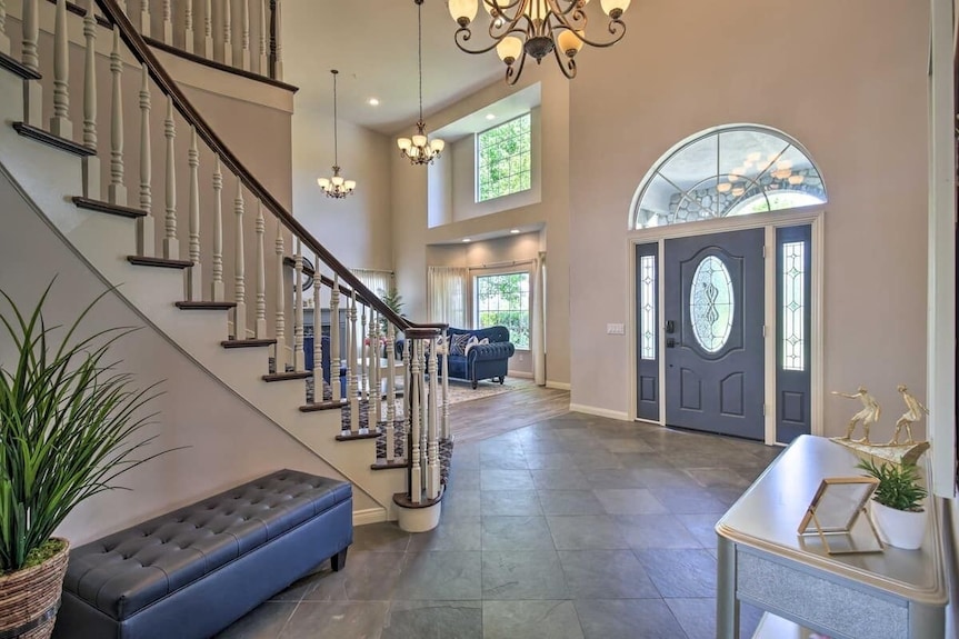 ⭐ Spacious Château Vista Heated Salt Pool Hot Tub 9 Mi To Beach Family Fun!⭐ - San Marcos, CA